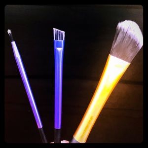 Real Techniques Brushes - liner, brow, foundation